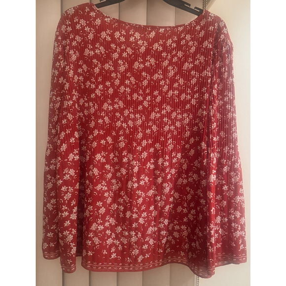 Max Studio Red Floral Blouse Accordion pleat Boho sz L long bell sleeves Career - Picture 5 of 5